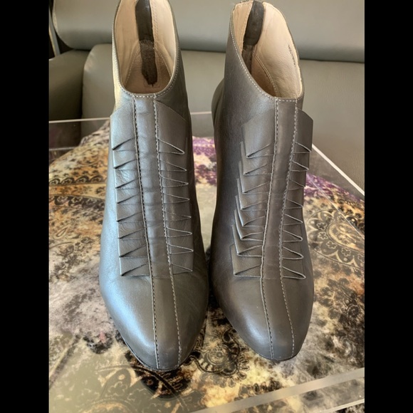 Pour La Victoire Leather Grey Boots - Picture 2 of 5